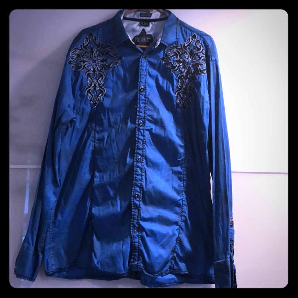 Men’s Roar button down shirt size XXL